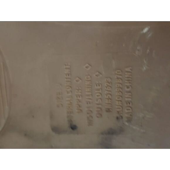 Just Be Adjustable Strap Gold Flip Flop Style Sandals w. Ankle Straps - Picture 6 of 7